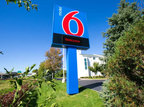 Motel 6 Brooklyn Center, MN - Minneapolis