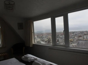 Headlands Hotel