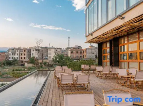 Tianye Private Vacation Apartment (Chengjiang Fuxian Lake)