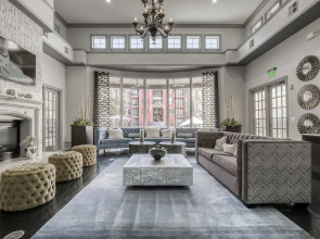 Modern Uptown Dallas Stay by Amyfinehouse