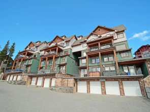 Towering Pines Chalet - Comfortable and Cozy Chalet with Spectacular Views