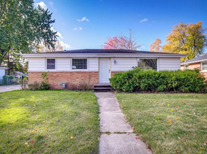 Green Bay Vacation Home: Half Mi to Lambeau Field!
