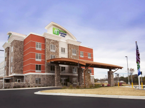 Holiday Inn Express & Suites Hot Springs by IHG