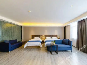 Lexuan Holiday Hotel