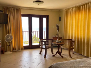 Lagun Ocean View Villa with Own Private Beach