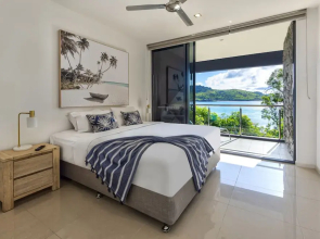 Villa 2 The Edge Oceanfront  Deluxe 4 Bedroom Near Marina With Golf Buggy