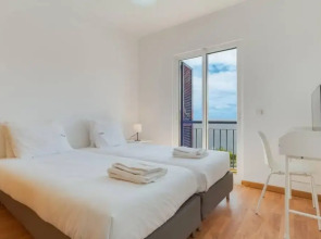 Esfera I in Cani o With 3 Bedrooms and 2 5 Bathrooms