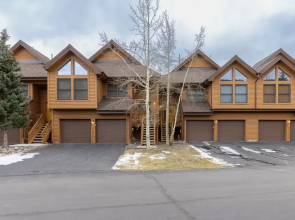 Snake River Townhomes #9 3 Bedroom Condo by Redawning