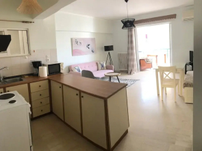 Kate Apartment Across the Marina