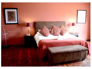 African Moon Corporate House