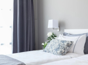 Top High Airport Link Hotel