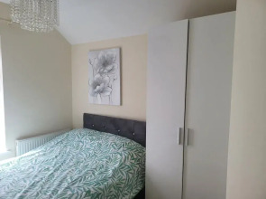 Comfy One Bedroom Flat