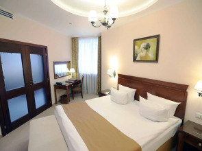 Отель Вэйлер