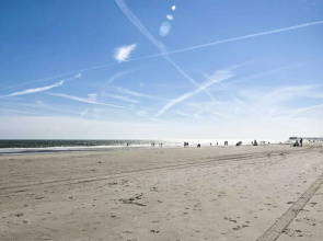 Ground Floor Unit: 10 Miles to Myrtle Beach