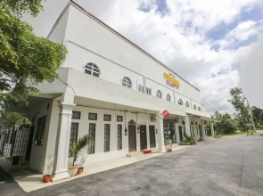 OYO 90115 Citra Kadok Hotel & Banquet Hall
