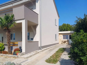 Apartment Šegulja St.Georges-de-Montclard 37370