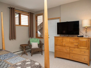 Sunvail S 13e 2 Bedroom Condo by RedAwning