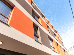 Bright 1BDR Apartment with a Balcony