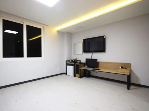 Muan Namak Oneul Hotel