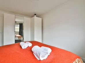3 Bed House with Private Parking