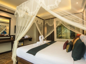 Tanawan Phuket Hotel