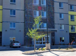 Days Inn & Suites Lubbock Medical Center