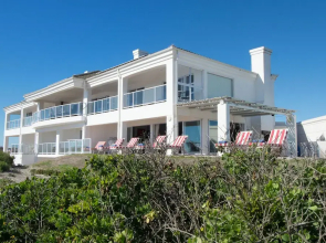 Oystercatcher Lodge