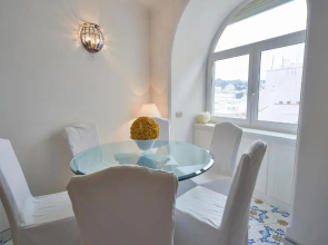 ABATE LUXURY APARTMENT By CapriRooms