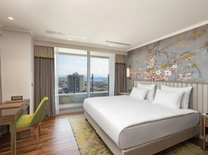 Titanic Port Bakirkoy