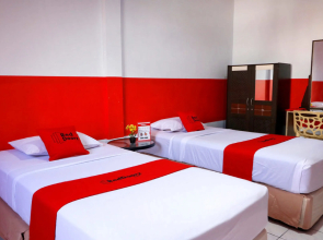 RedDoorz Plus @ Samratulangi Manado
