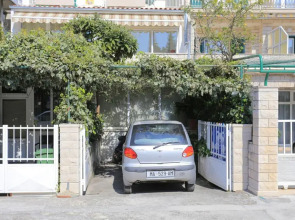 Apartments by the sea Makarska - 13222