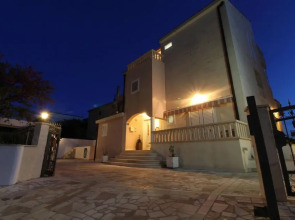 Awesome Apartment in Tu?epi With Wifi