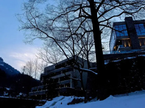 Yun Ban Jian Ye She Guest House
