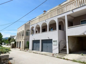 Apartments Zdravko