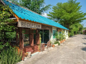 OYO 402 Raknatee Resort