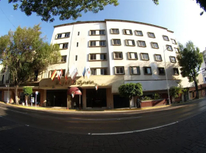 Roma, Suites & Business Center