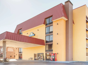 Clarion Inn & Suites near the Leconte Center Pigeon Forge