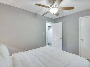 Athens Home w/ Deck - Near Sanford Stadium!