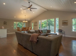 Happy Hideaway 4 Bedroom Home by RedAwning