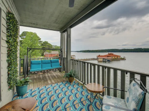 Lake-view Balcony: Hot Springs Penthouse!