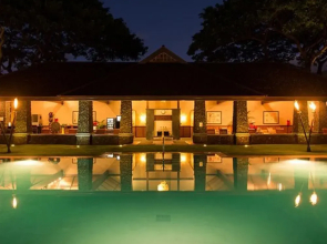 Aina Nalu Condo I202 by RedAwning