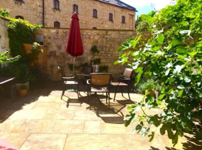 Thomas Street Townhouse - 4 Bedrooms & Courtyard Garden