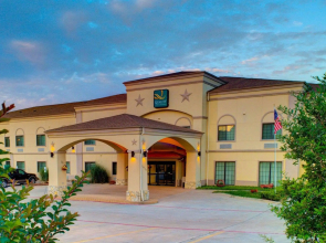 Quality Inn & Suites Glen Rose