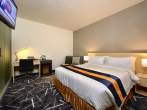 Pacific Express Hotel Central Market