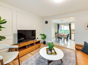 Glen Cove Vacation Rental < 1 Mi to Downtown!