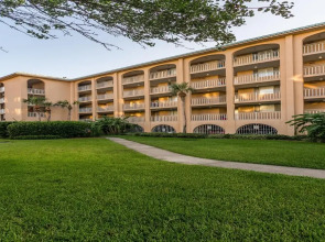 North Breakers #411 by Hodnett Cooper