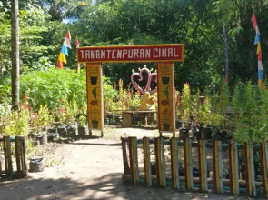 Tempuran Cikal Lake Resort