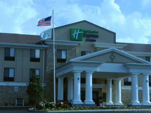 Holiday Inn Express & Suites Greenfield by IHG