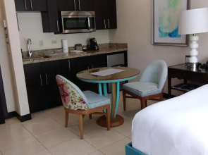 Marina Papagayo Suites