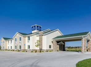 Cobblestone Inn & Suites - Cambridge